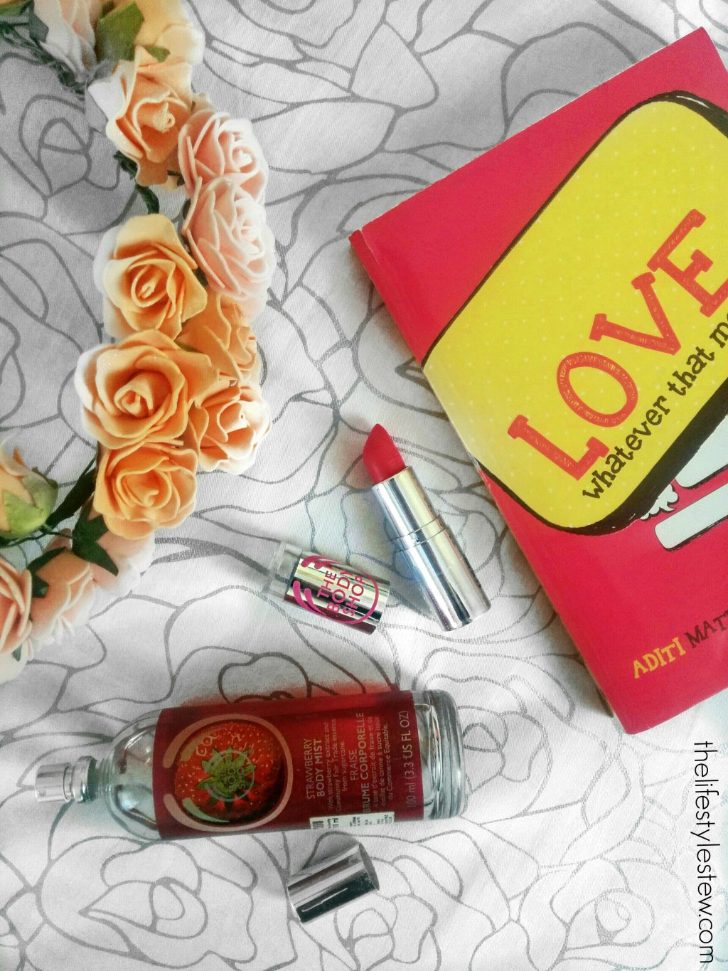 The Body Shop Colour Crush Shine Lipstick – First Impression, Review and Swatch (shade no&nbsp;18)